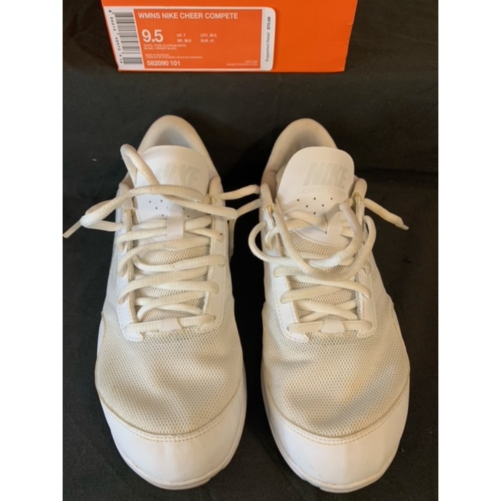 WMNS Nike Cheer Compete size9.5